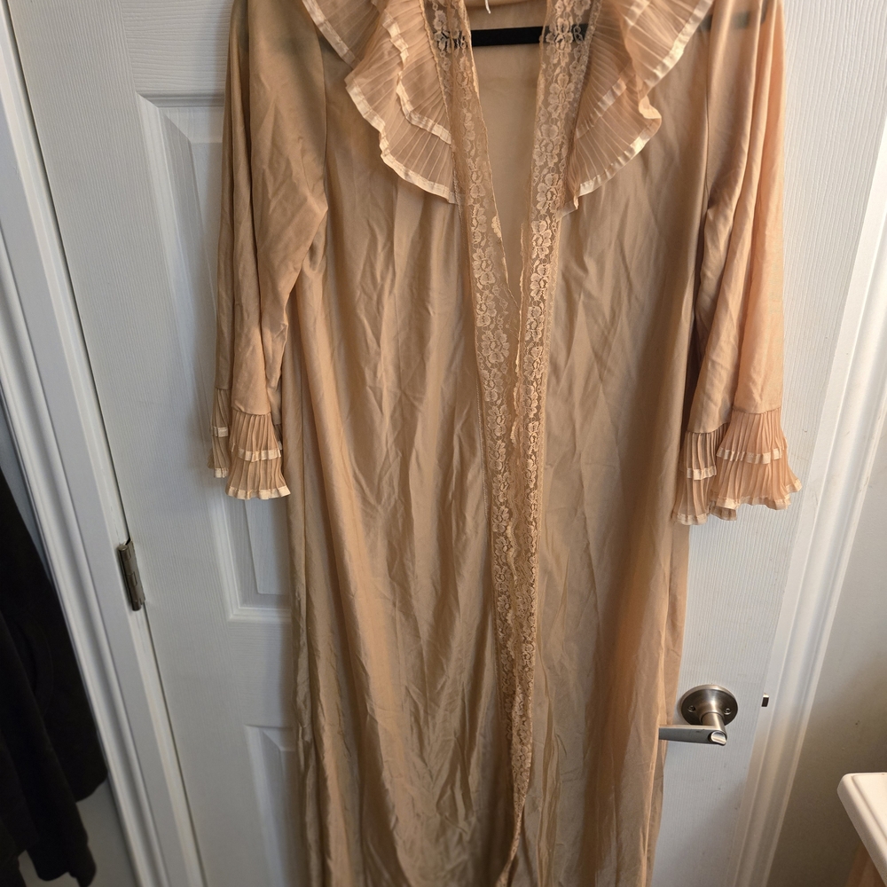 Elegant Lace Trimmed Beige Nightgown Robe